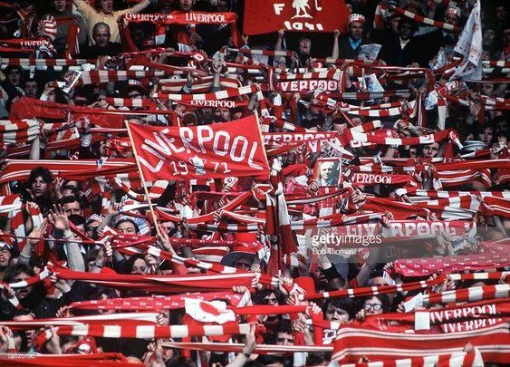 Phút thứ 7 tất cả CĐV Liverpool sẽ đứng lên vô tay động viên Ronaldo.