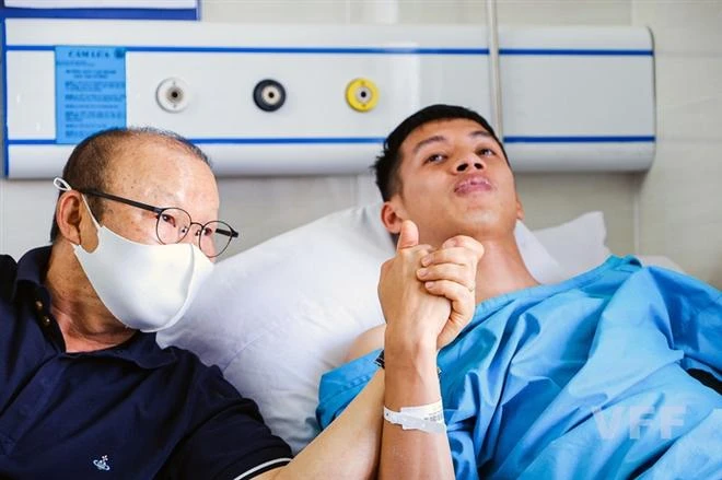 Nếu không phải là thầy Park thì Đỗ Hùng Dũng khó có mặt trong hai lần tăng cường dự SEA Games 30 và 31. Một điểm son về dùng người và trao gửi niềm tin. Ảnh: CTV