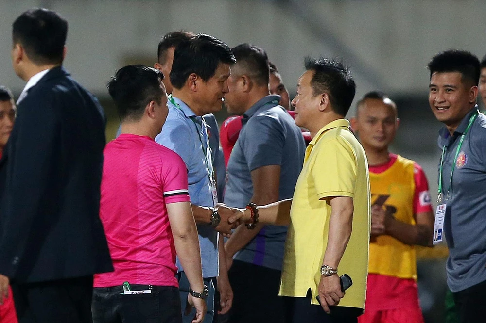 Bầu Hiển, người mang "Hà Nội 2" vào TP.HCM đổi tên Sài Gòn FC và được nói rằng đây là món quà tặng "người thân" ở TP.HCM. Ảnh: ANH PHƯƠNG