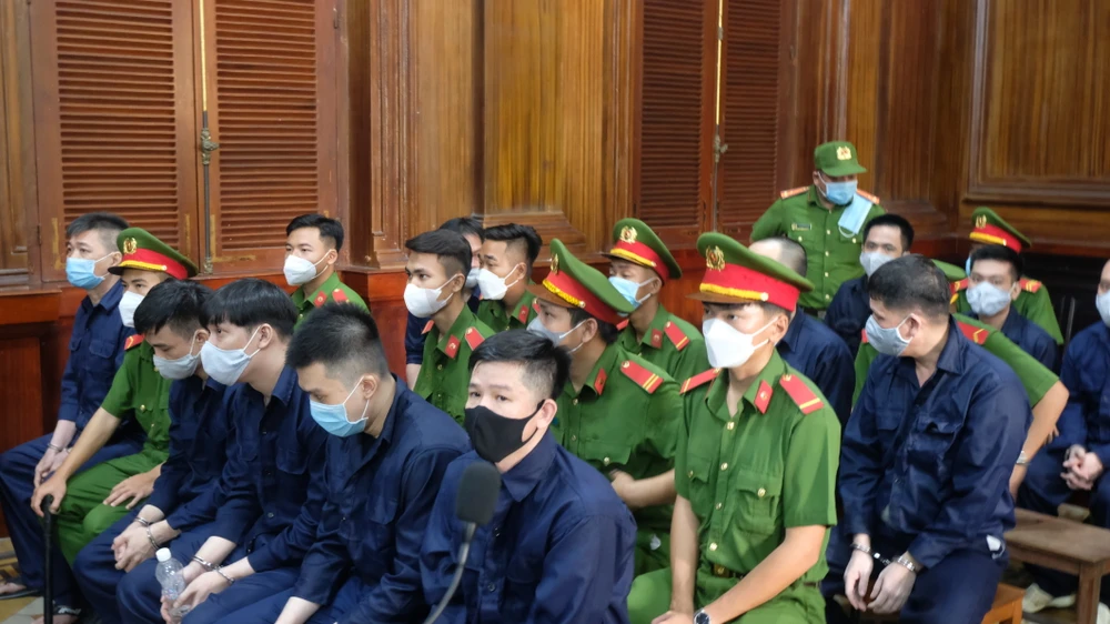 Các bị cáo tại phiên tòa. Ảnh: SONG MAI