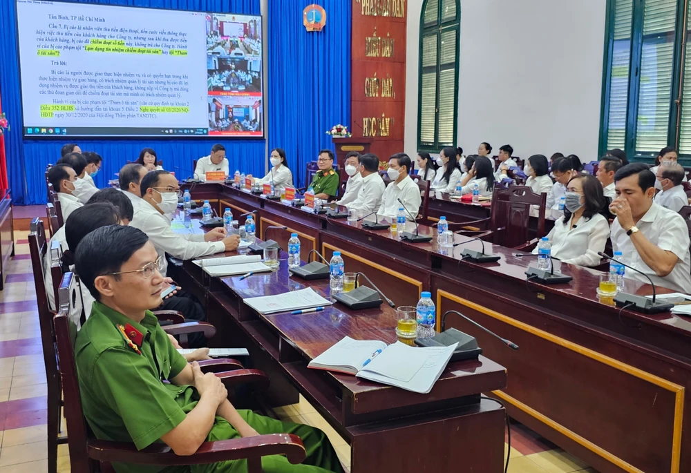 Toàn cảnh hội nghị tập huấn tại điểm cầu TAND TP.HCM. ẢNH: SONG MAI