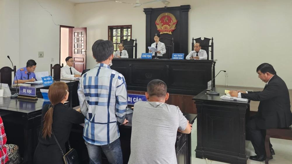 Phiên xét xử sơ thẩm bị cáo PTD. ẢNH: SONG MAI