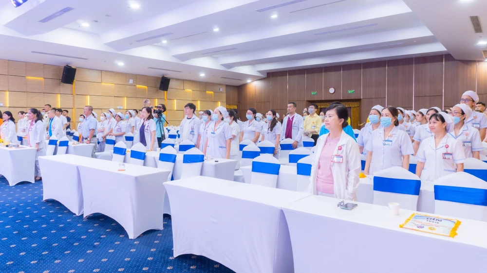 Các bác sĩ tham dự phiên tòa giả định tại Bệnh viện Hùng Vương. Ảnh: NN