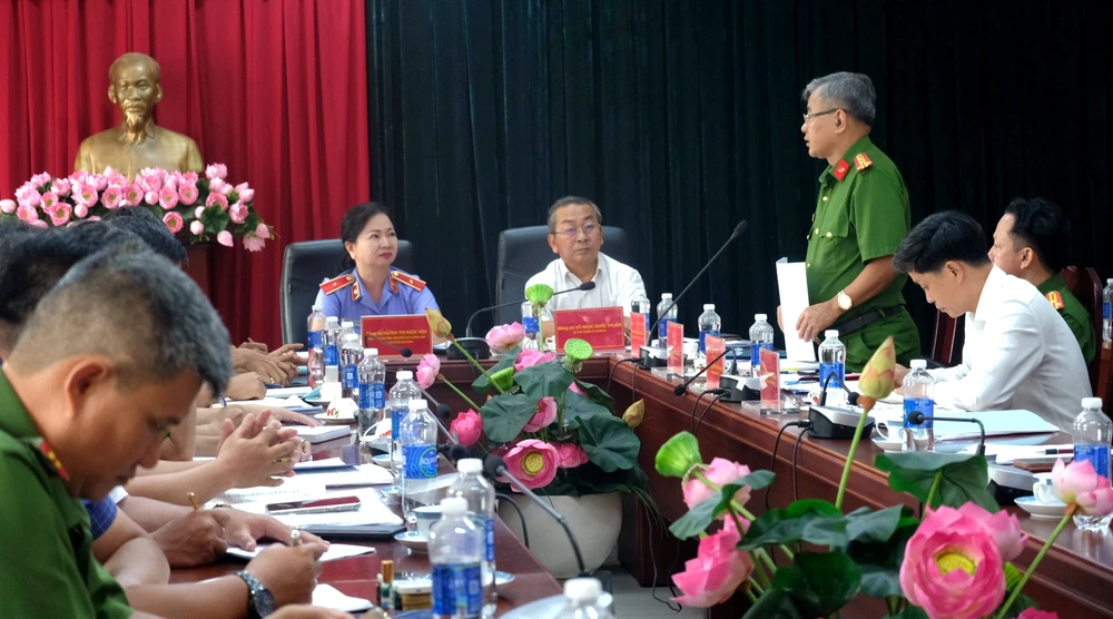 Toàn cảnh hội nghị giao ban sáu tháng đầu năm 2022 và Chuyên đề phối hợp giữa Cơ quan CSĐT Công an quận 8 và VKSND quận 8. Ảnh: SONG MAI