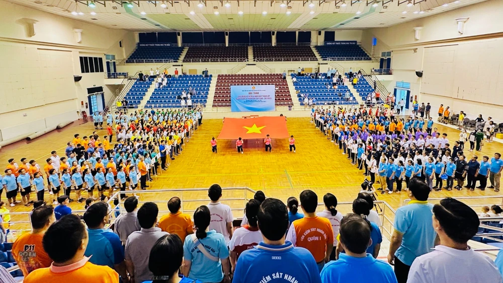 Toàn cảnh khai mạc hội thao VKSND TP.HCM. Ảnh: ĐH
