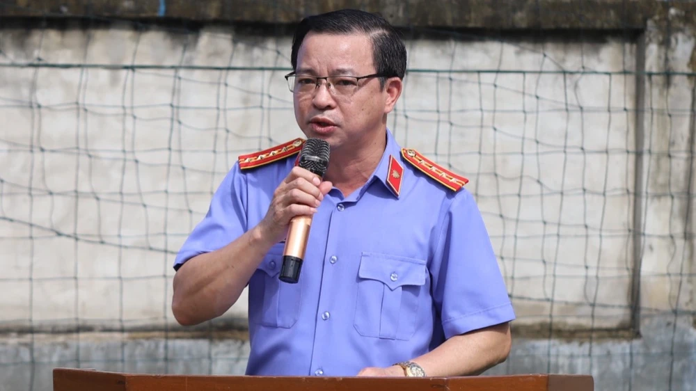 TS Nguyễn Quốc Hân - Hiệu trưởng Trường Đào tạo bồi dưỡng nghiệp vụ kiểm sát tại TP.HCM phát biểu khai mạc hội thao. Ảnh: ĐL