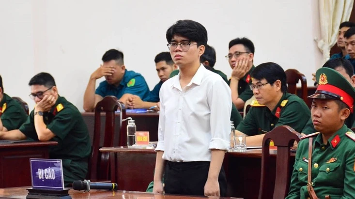 Bị cáo Nguyễn Lê Tấn Tài tại phiên tòa. Ảnh: Báo Quân đội nhân dân