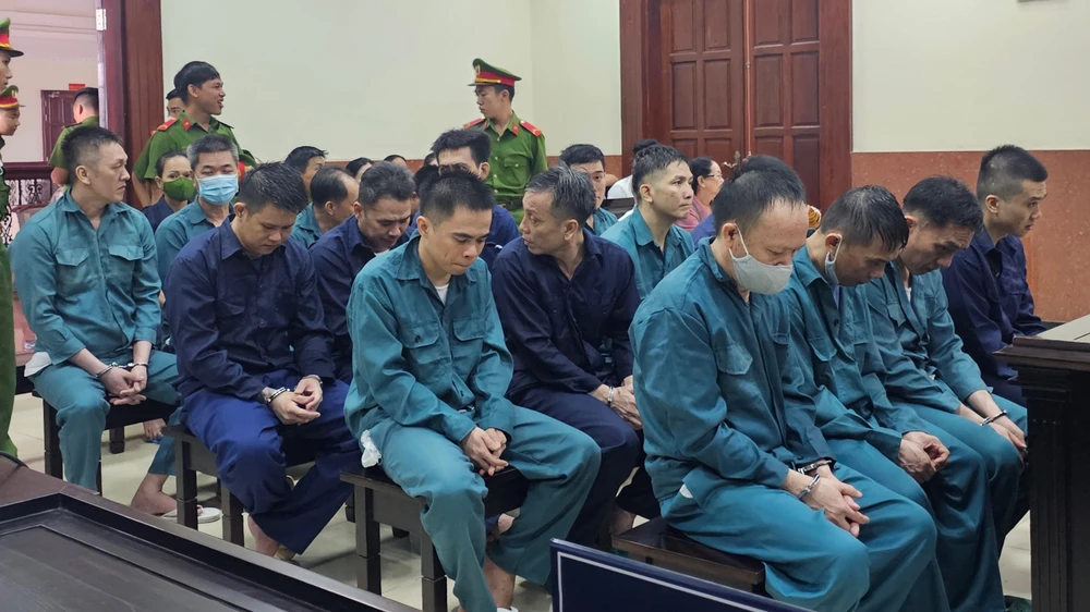 Các bị cáo trong vụ sới bạc 'khủng' quận 6 ở phiên tòa phúc thẩm. Ảnh: SONG MAI Các bị cáo trong vụ sới bạc 'khủng' quận 6 ở phiên tòa phúc thẩm. Ảnh: SONG MAI