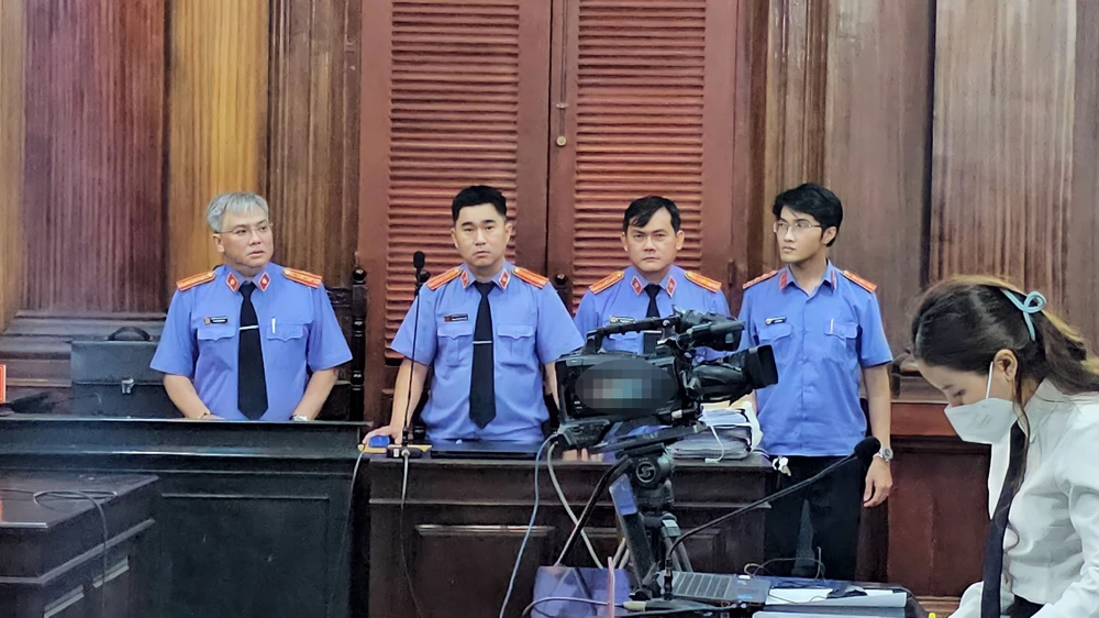 Đại diện VKSND TP.HCM tại phiên tòa. Ảnh: SONG MAI