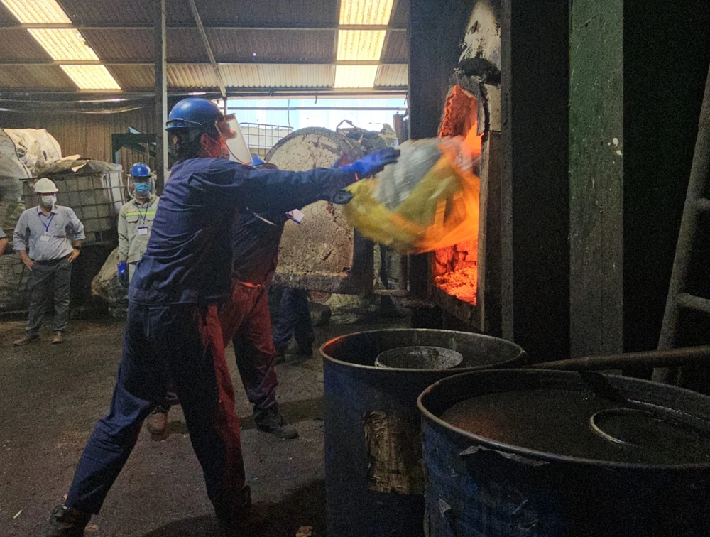 dua ma tuy vao lo dot 1.jpg