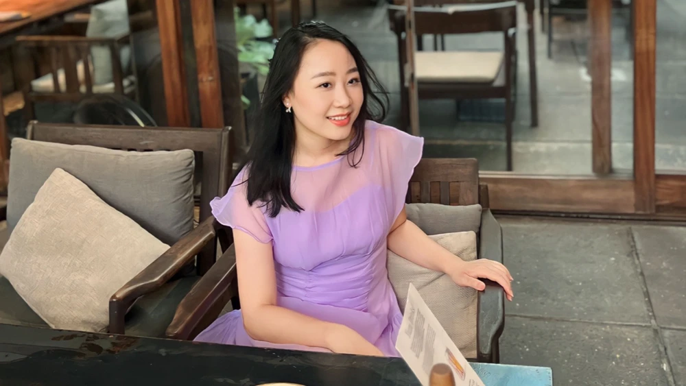 nu tiep vien hang khong nguyen thi bich huong.jpg