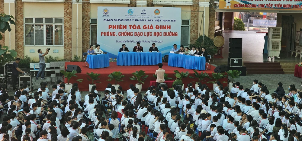 phien toa gia dinh.jpg