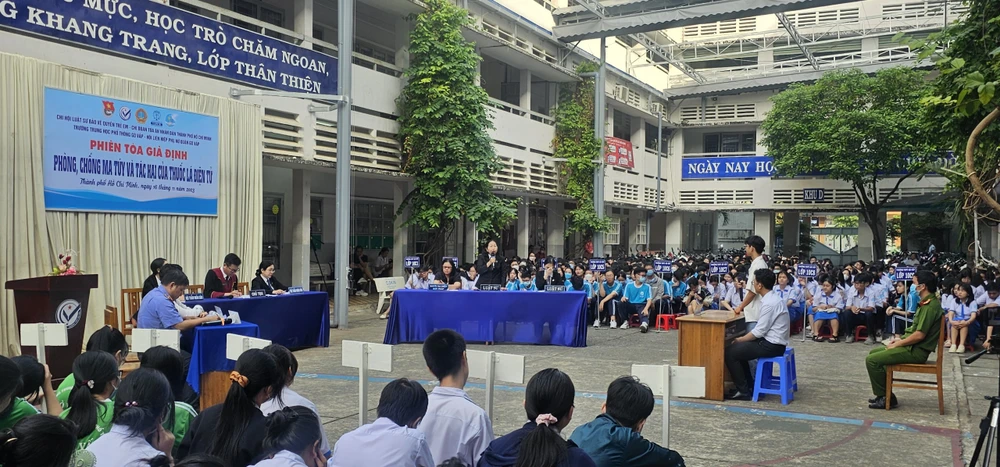 mang-phien-toa-gia-dinh-phong-chong-ma-tuy-vao-truong-hoc