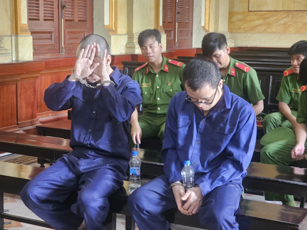 Mua ban dam bang hinh thuc 'sextour'.jpg