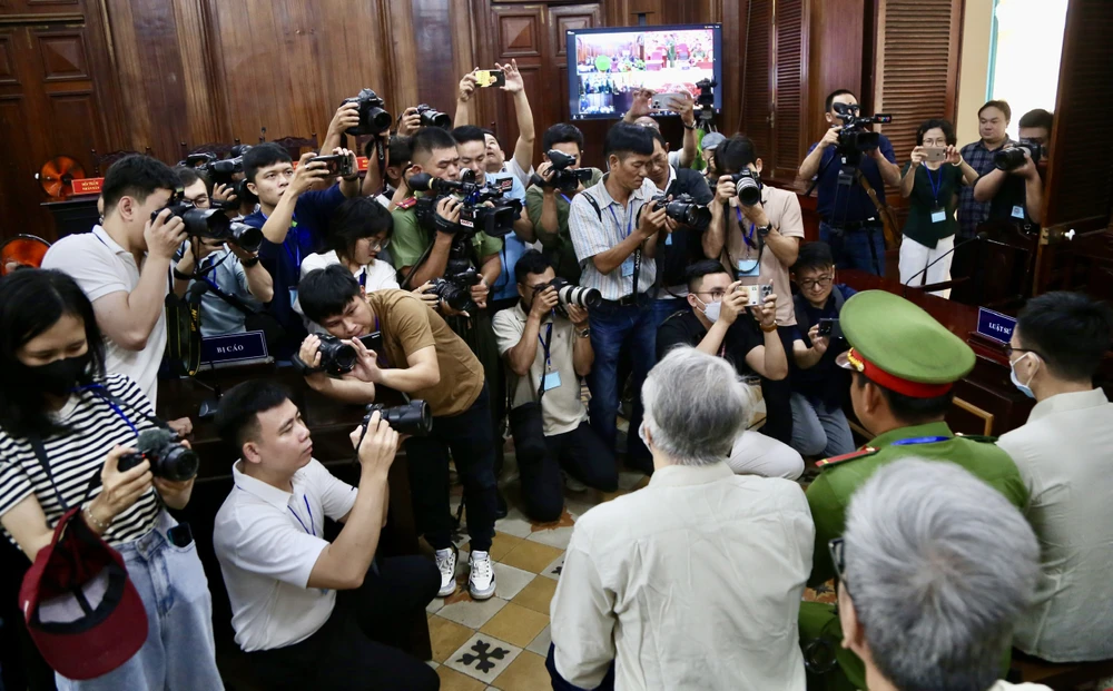 tác nghiệp đại án đăng kiểm.jpg