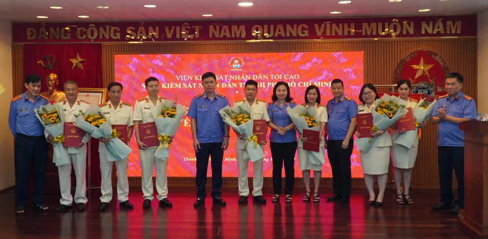 công tác cán bộ