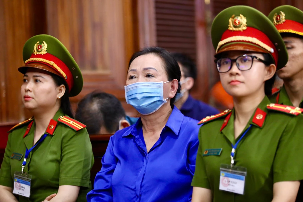 Bi cao Truong My Lan.jpg