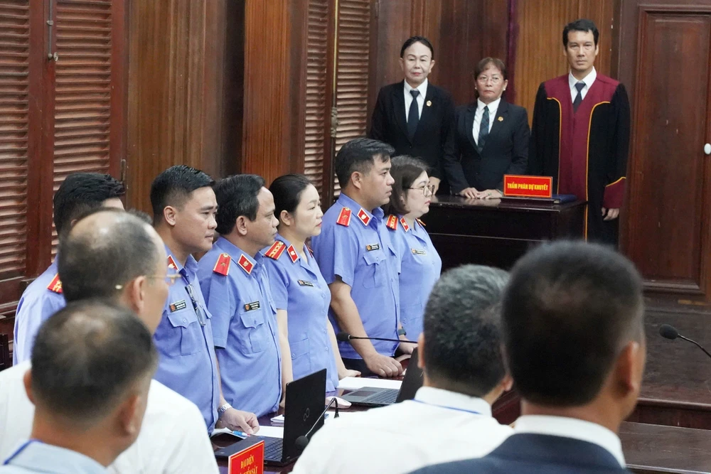 dai dien VKSND TP.HCM giu quyen cong to trong vu Xuyen Viet Oil.jpg