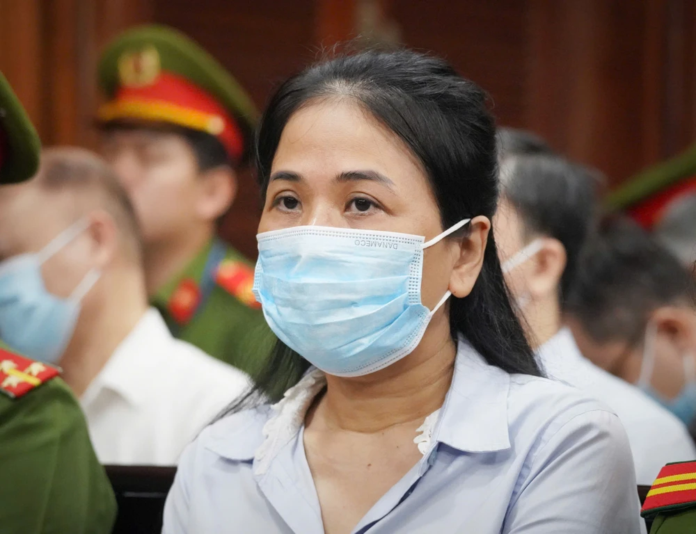 Mai Thi Hong Hanh Xuyen Viet Oi;.jpg