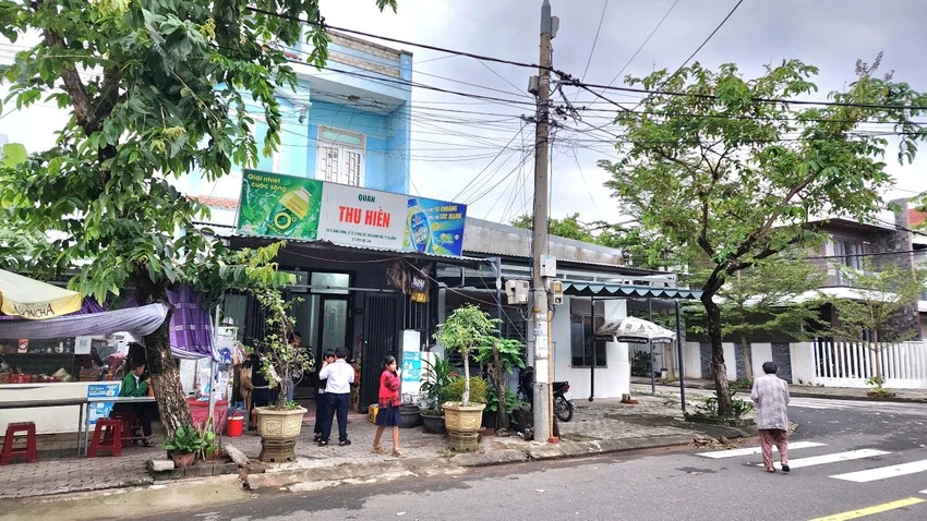 đi ăn giỗ về thì mất nhà