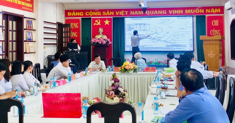 tand-huyen-binh-chanh-to-chuc-hoi-nghi-nang-cao-cong-tac-tham-dinh-do-dac-ban-do-4.jpg