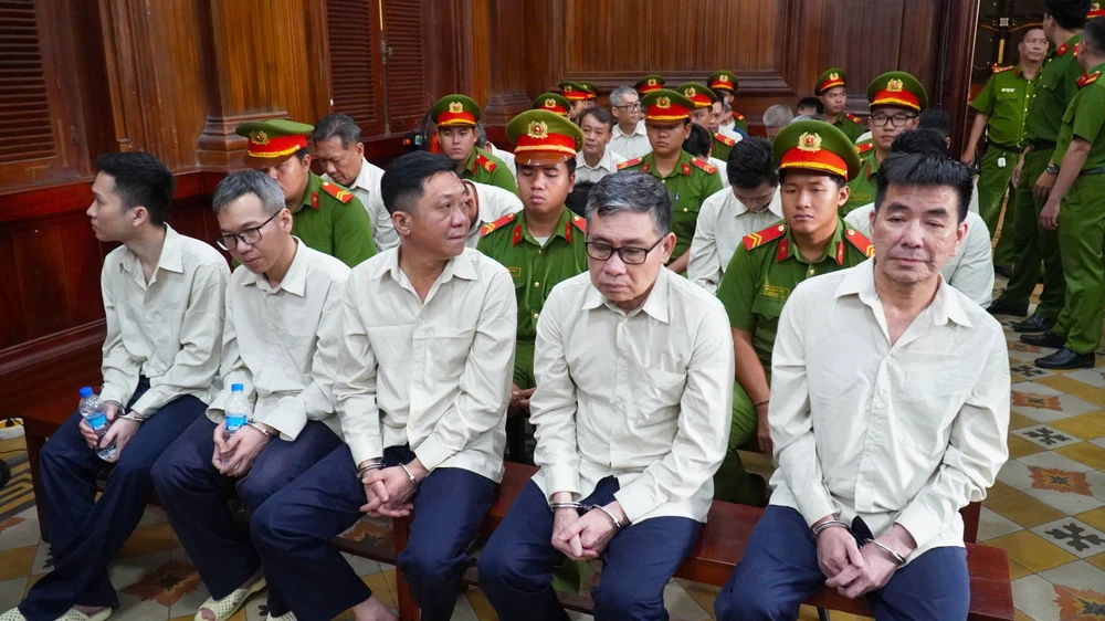 Xét xử vụ Trung Hậu 68 khai thác cát lậu