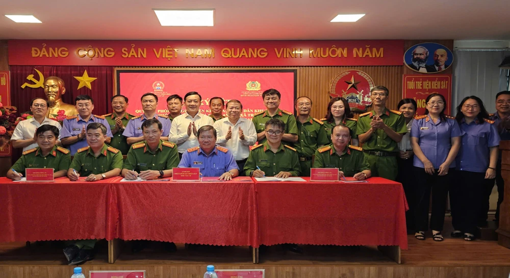 vksnd-khu-vuc-10-tp-hcm-quan-triet-thuc-hien-nghi-quyet-vks-khoi-kien-vu-an-dan-su-cong-ich-.jpg