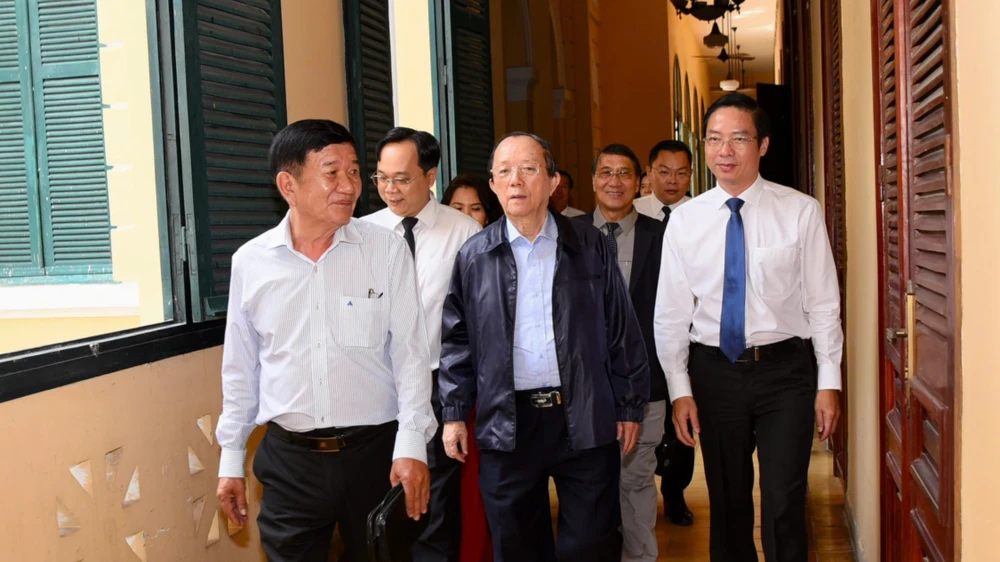 Lễ kỷ niệm 80 năm ngày thành lập Tòa án nhân dân là dịp để gặp gỡ lãnh đạo tòa án các thời kỳ. Ảnh: TRẦN LINH