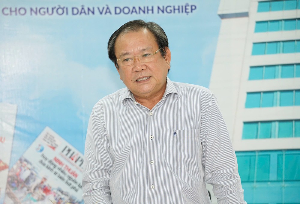 bao-phap-luat-tp-hcm-va-truong-dai-hoc-kinh-te-luat-hop-mat-tong-ket-hoat-dong-hop-tac-.jpg
