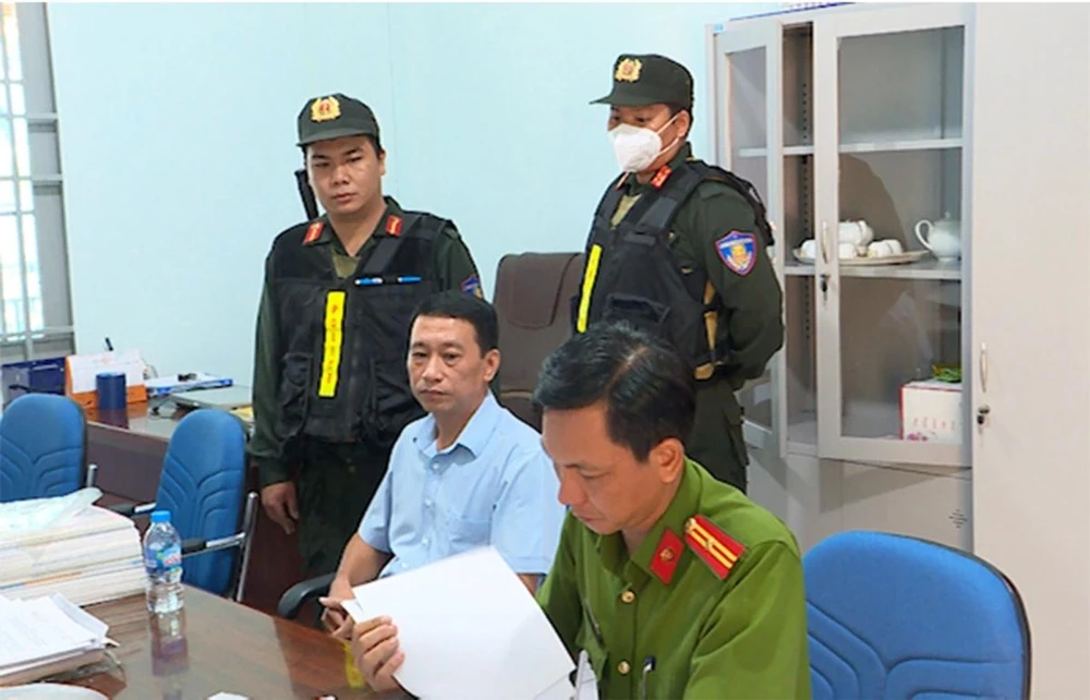 Bị can Nguyễn Văn Dương - cựu phó giám đốc trung tâm. Ảnh: CA