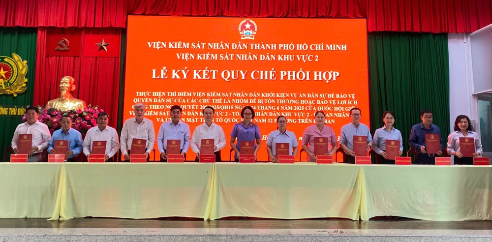 vksnd-khu-vuc-2-tp-hcm-ky-ket-quy-che-phoi-hop-thuc-hien-nghi-quyet-205.jpg