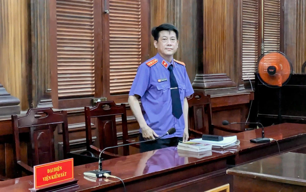Đại diện VKSND TP.HCM tham gia phiên tòa. Ảnh: SONG MAI