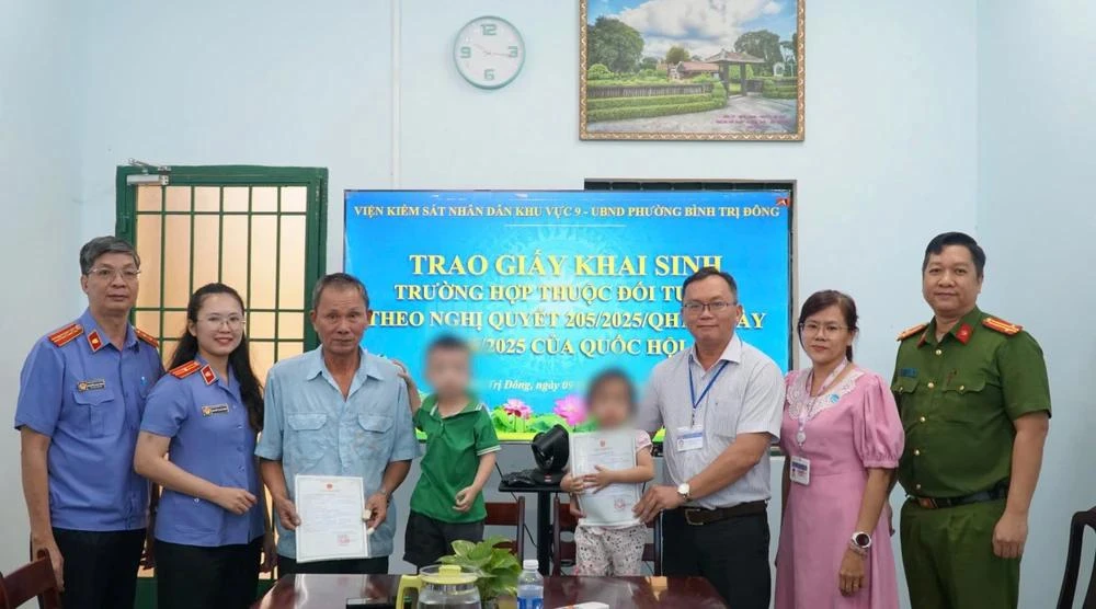 kien-nghi-cua-vksnd-tp-hcm-xoa-khoang-trong-ho-tich-dam-bao-quyen-khai-sinh-cua-cong-dan-.jpg