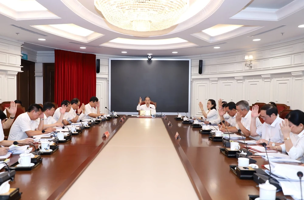 hoi-dong-tham-phan-tand-toi-cao-thong-qua-8-an-le.jpeg