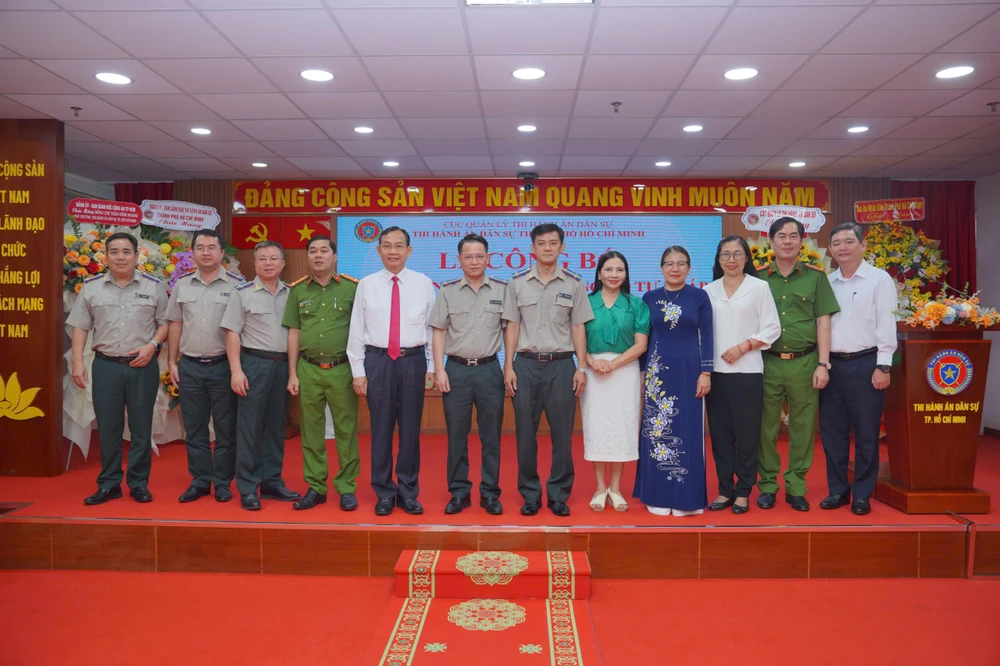 ong-tran-dinh-hoang-nhan-quyet-dinh-bo-nhiem-pho-truong-thads-tp-hcm-3.jpg