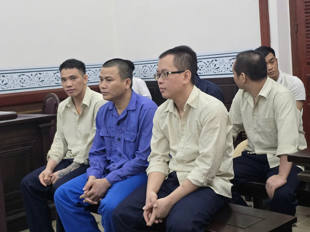 xet-xu-cac-bi-cao-trong-duong-day-mua-ban-than-ma-bao-phap-luat-tp-hcm-tung-phan-anh-.jpg