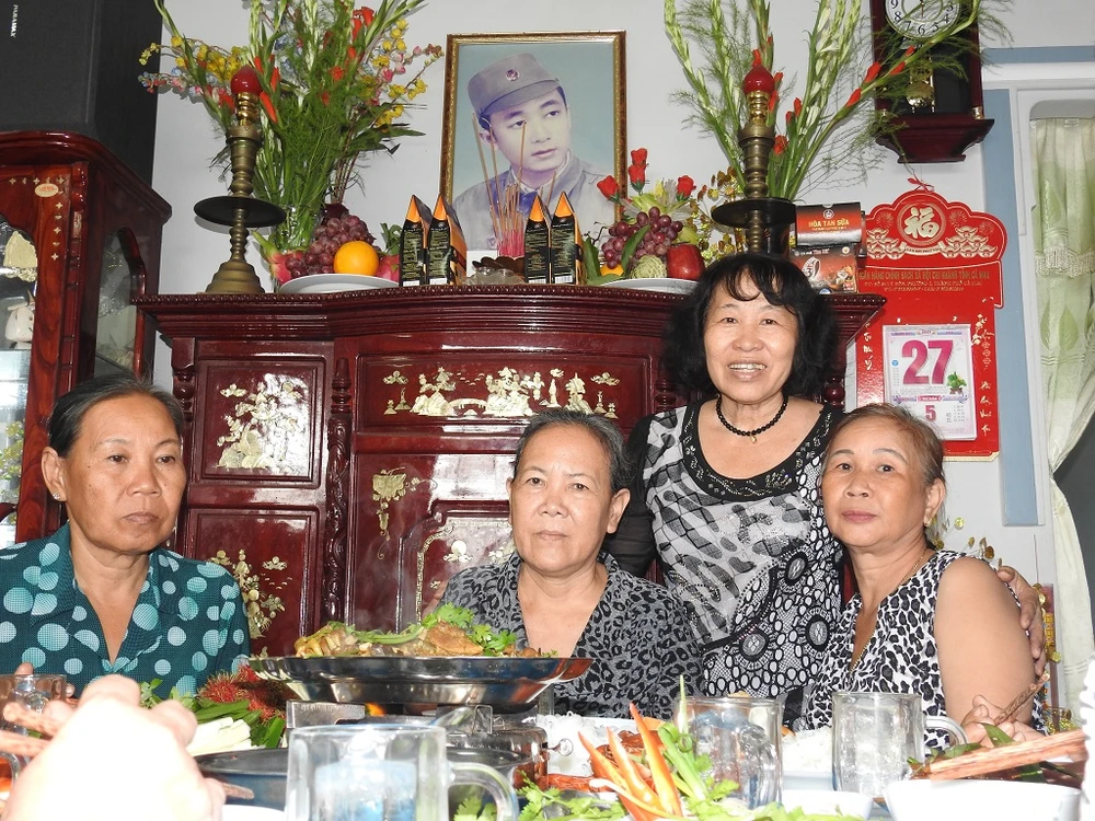 Bức thư cảm động của vợ liệt sỹ Lữ Anh Dồi gửi ân nhân ảnh 4 Bức thư cảm động của vợ liệt sỹ Lữ Anh Dồi gửi ân nhân ảnh 4