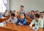 Chủ tịch tỉnh Cà Mau gặp nông dân bị trộm hàng tấn tôm