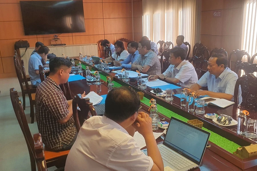 Buổi họp cung cấp thông tin chính thức của UBND thành phố Cà Mau vụ cưỡng chế nhà lùm xùm hôm 13-3-2023. Ảnh: TRẦN VŨ