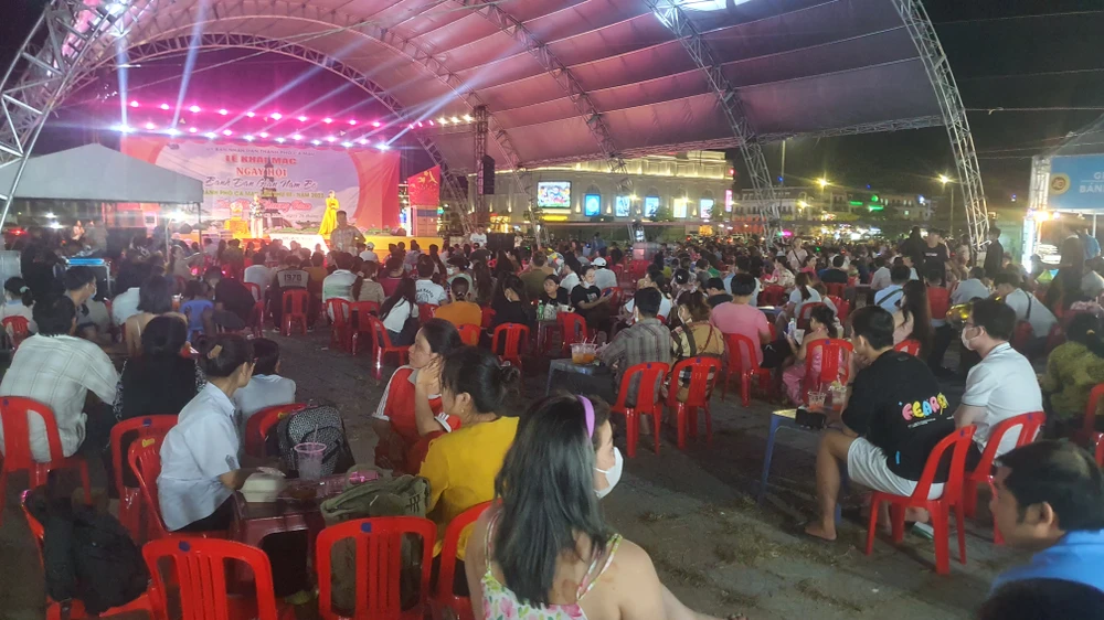 Những ngày lễ vừa qua, Cà Mau tổ chức nhiều hoạt động vui chơi giải trí thu hút đông đảo người dân tham gia. Ảnh: TRẦN VŨ.