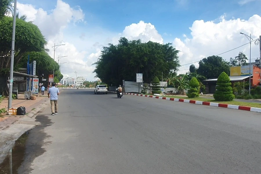 Chủ nhà "đinh" Bạc Liêu đã đồng ý tự di dời vào sáng 11-7-2023. Ảnh: TRẦN VŨ