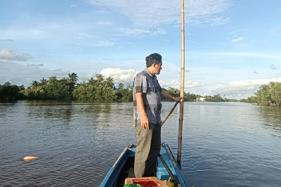 Tìm, trục vớt các phần thi thể còn lại của anh K trong vụ tai nạn đường thuỷ chiều 11-9-2023. Ảnh: CTV Tìm, trục vớt các phần thi thể còn lại của anh K trong vụ tai nạn đường thuỷ chiều 11-9-2023. Ảnh: CTV