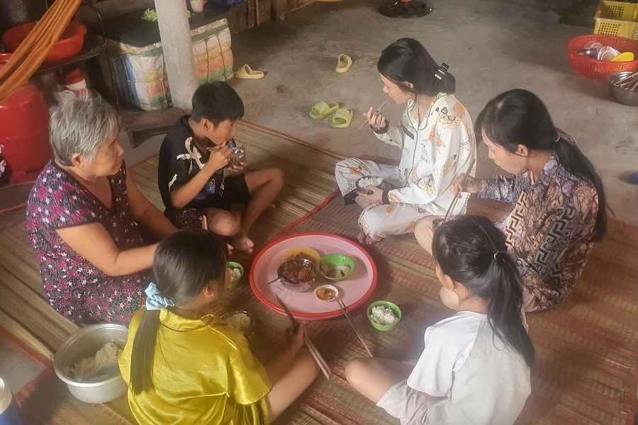 Gia đình bị cáo tự tử 3.jpg