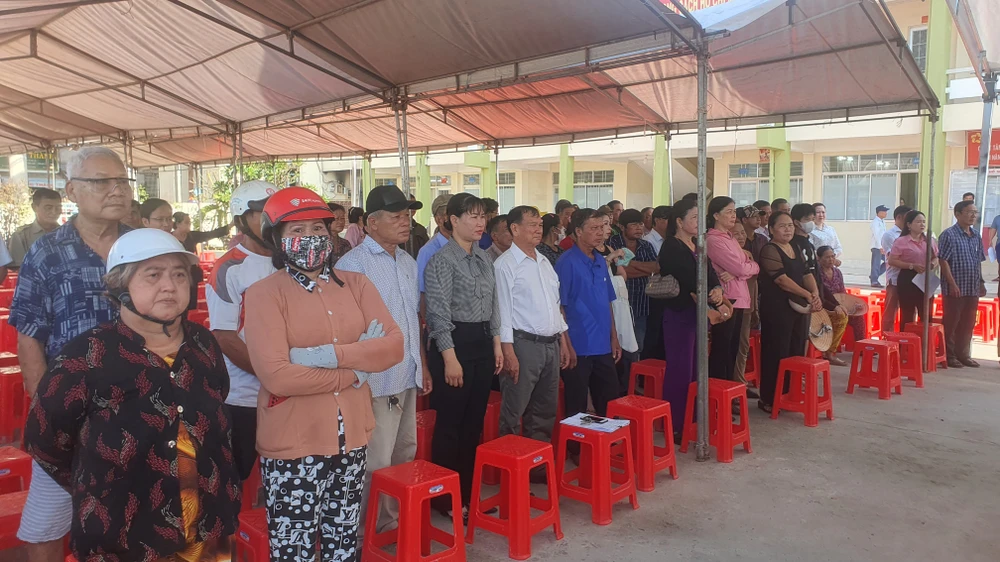 Đưa người vượt biên đánh cá .jpg