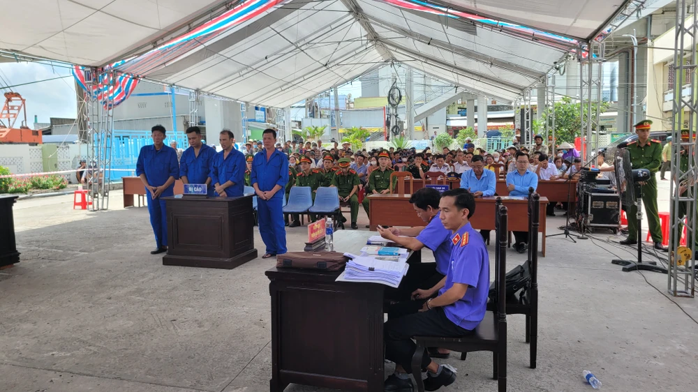 Đưa người trốn đi nước ngoài đánh bắt .jpg