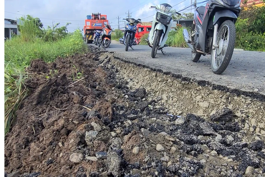 Xe trộn bê tông lật Cà Mau 3.png