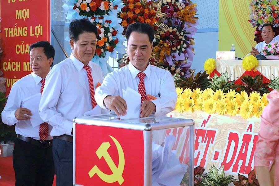 Đại hội đảng đầu tiên ở Cà Mau 1.jpg