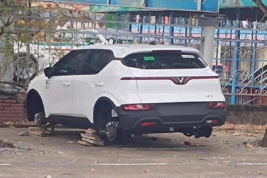 Mất 4 bánh xe ô tô Bạc Liêu 1.jpg