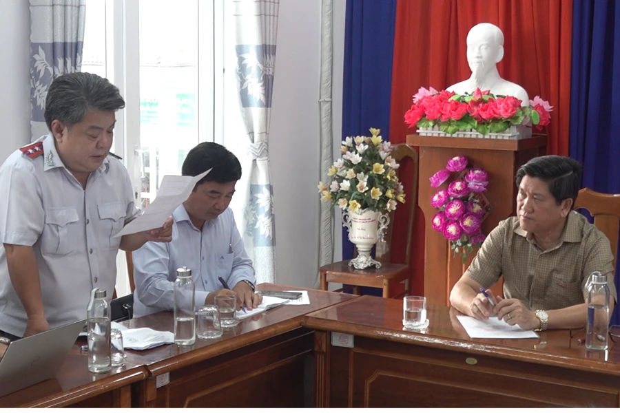 Vé câu cá lạ 1.png