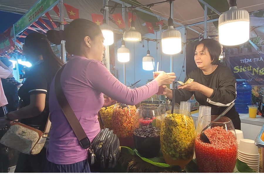 Ngày hội tinh hoa văn hóa ẩm thực Cà Mau 3.png